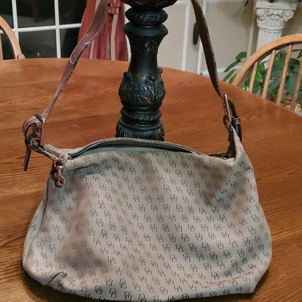 Dooney & Bourke shoulder bag